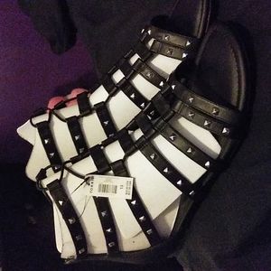 Black faux leather stretch sandal